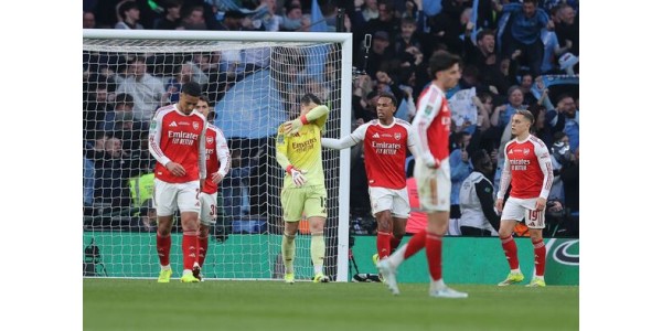 Arsenal falha quarta final consecutiva da Taça da Liga Inglesa